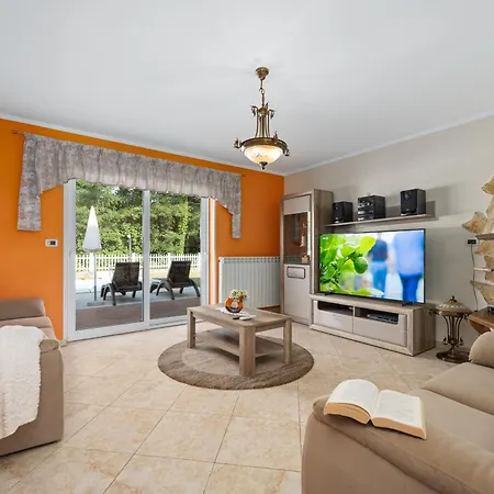 Haus Dodo - Cozy Place For Family & Friends Holiday home Labin (Istria)